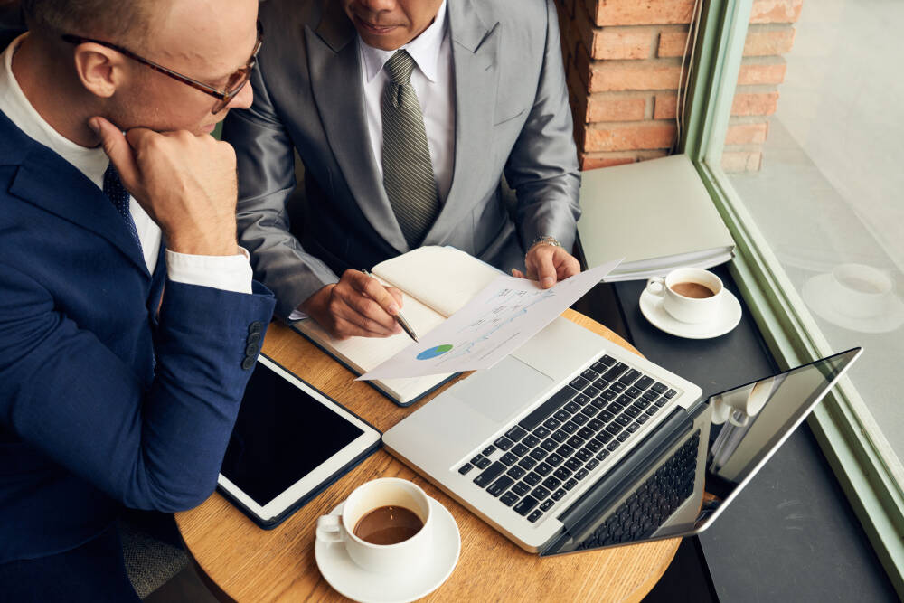 How Business Valuation Companies in Toronto Evaluate Customer Concentration Risk